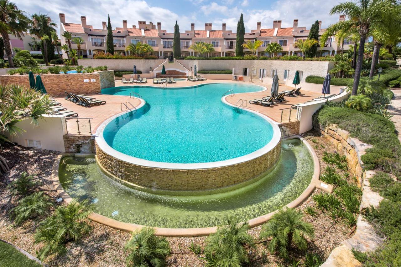 Luxury Apartment With Communal Pool And Terrace Quarteira Luaran gambar