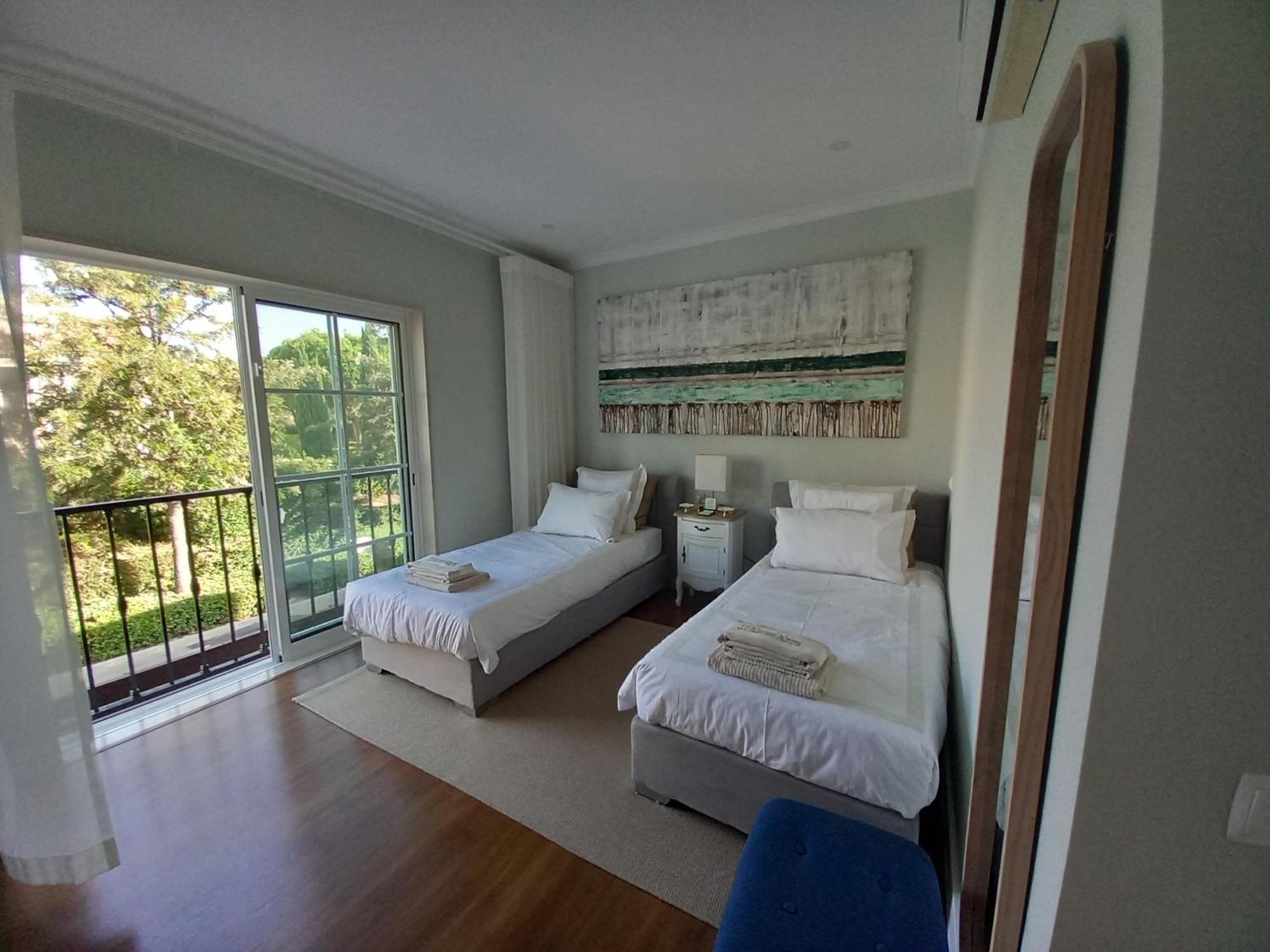 Luxury Apartment With Communal Pool And Terrace Quarteira Luaran gambar